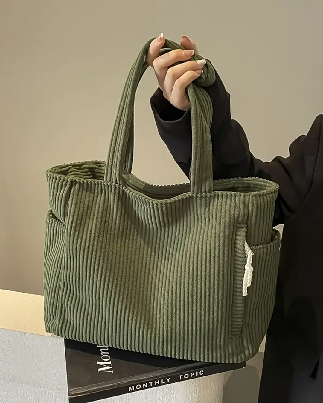 Kaja | Prążkowana torba typu tote ze ściągaczem