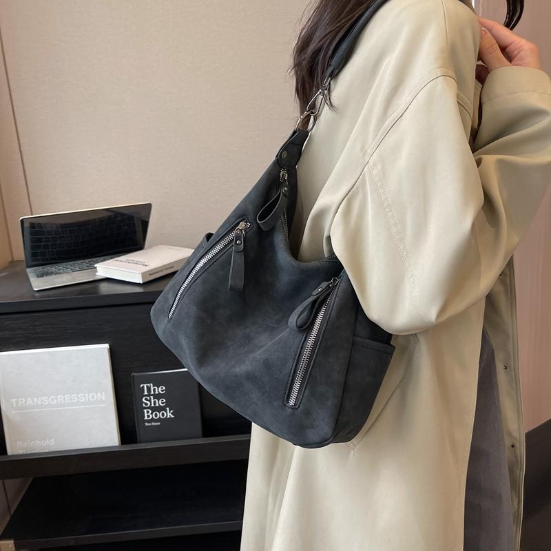 Sarah: Elegant and Timeless Design