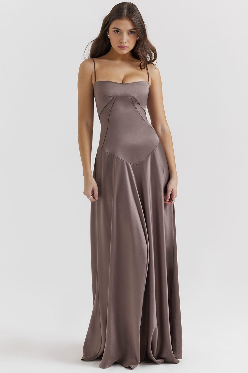 Sukienka Noelle – Ponadczasowa Elegancja