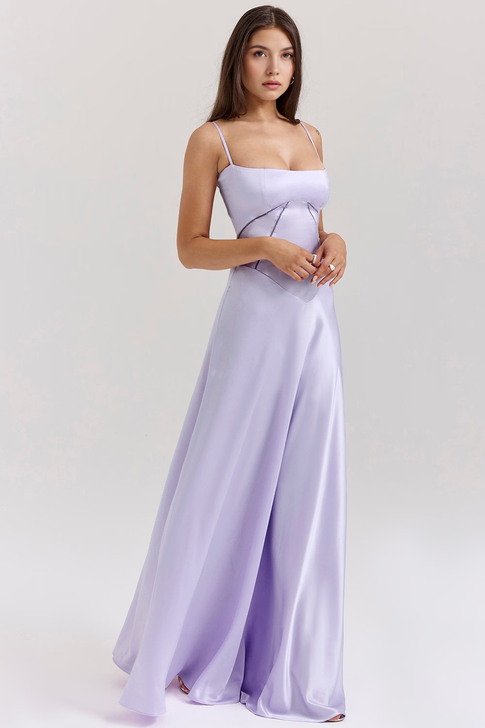 Sukienka Noelle – Ponadczasowa Elegancja