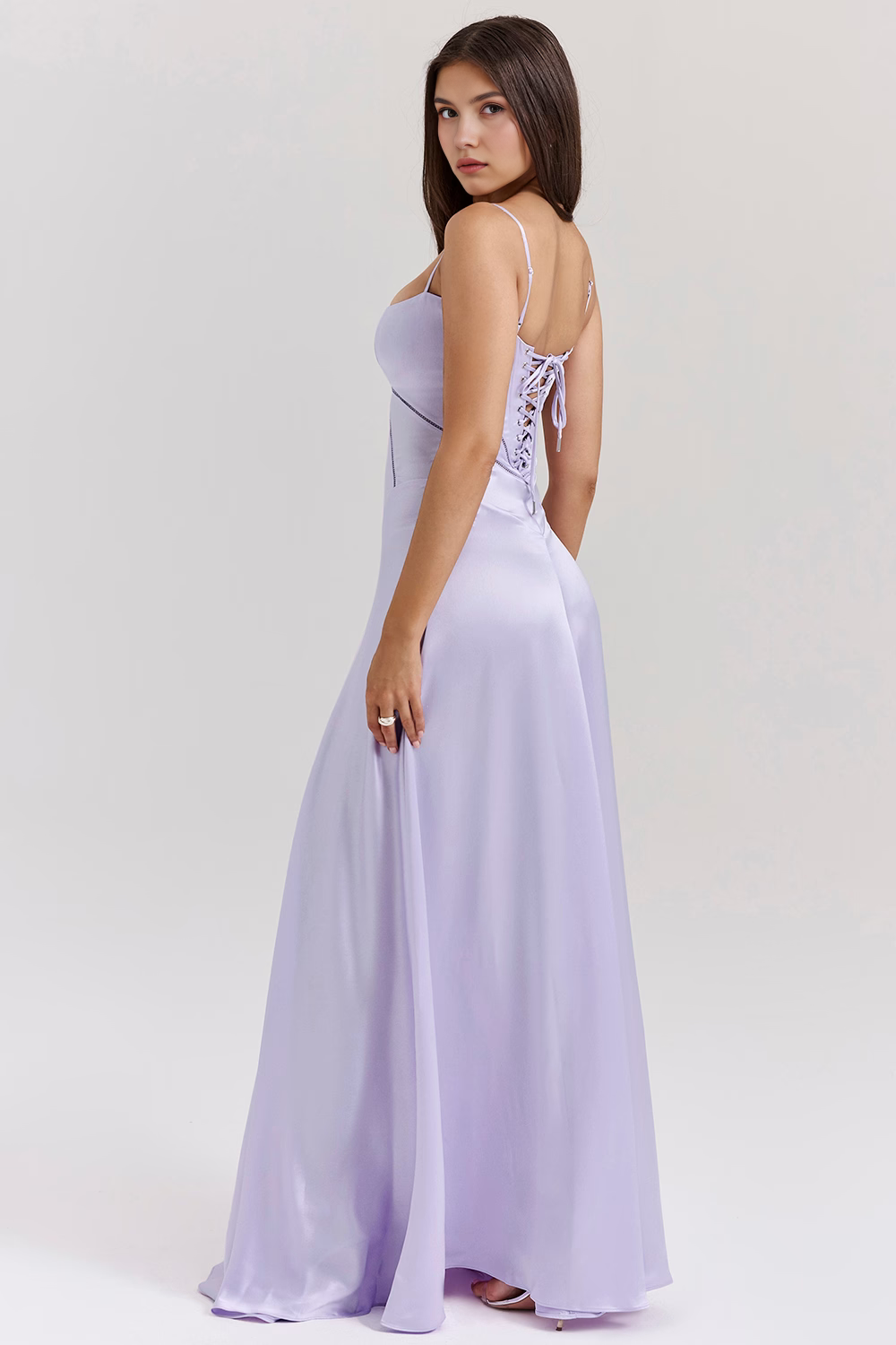Sukienka Noelle – Ponadczasowa Elegancja