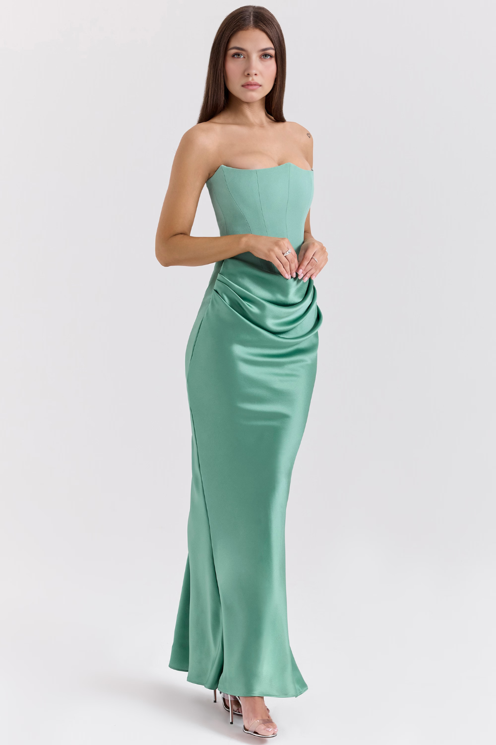 Sukienka Serene – Elegancja w Satynie