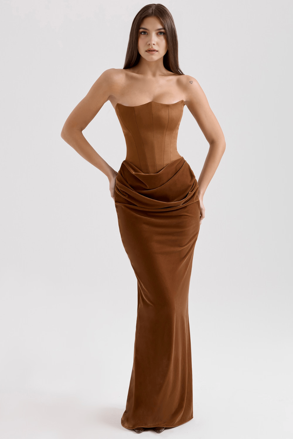 Sukienka Serene – Elegancja w Satynie