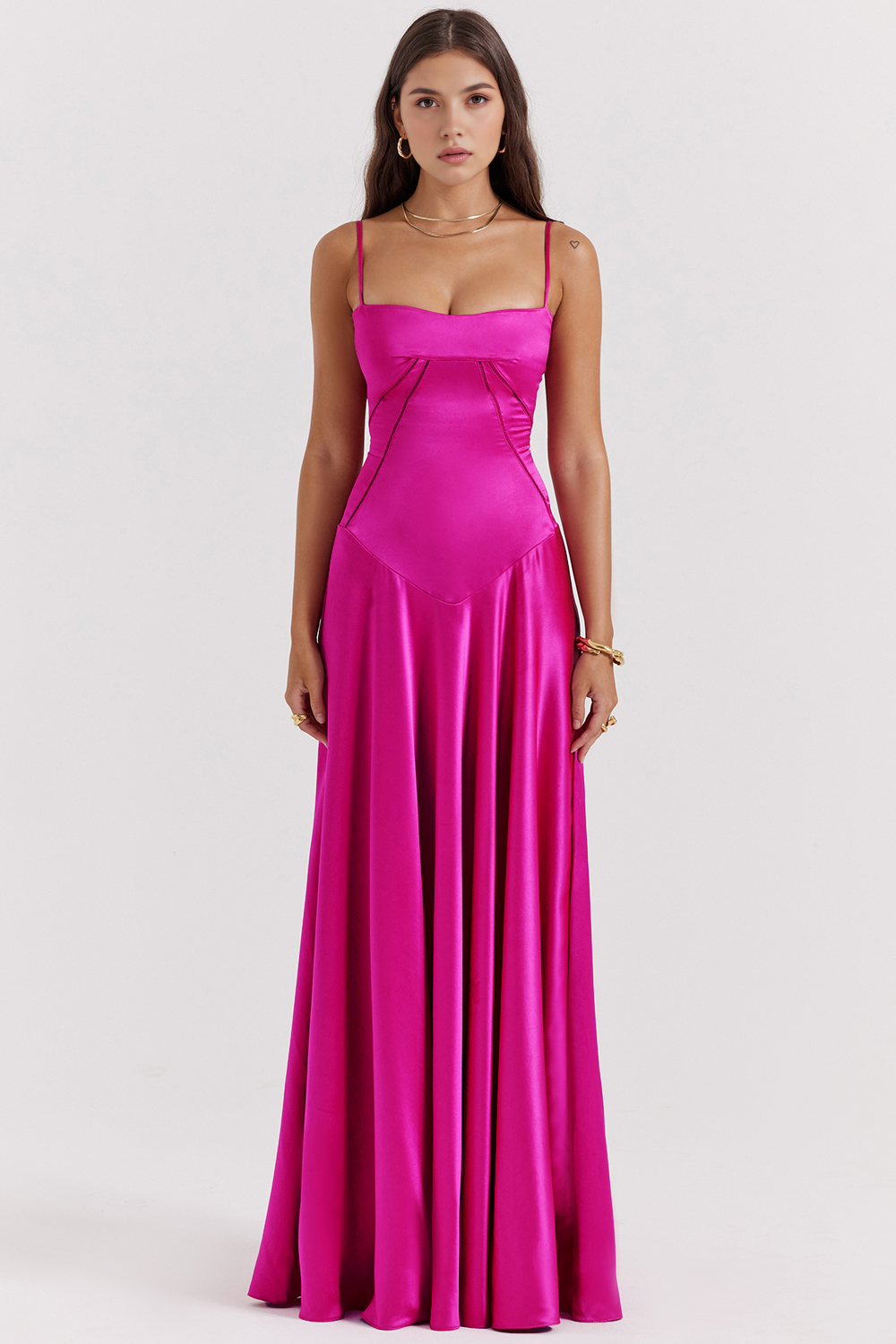 Sukienka Noelle – Ponadczasowa Elegancja