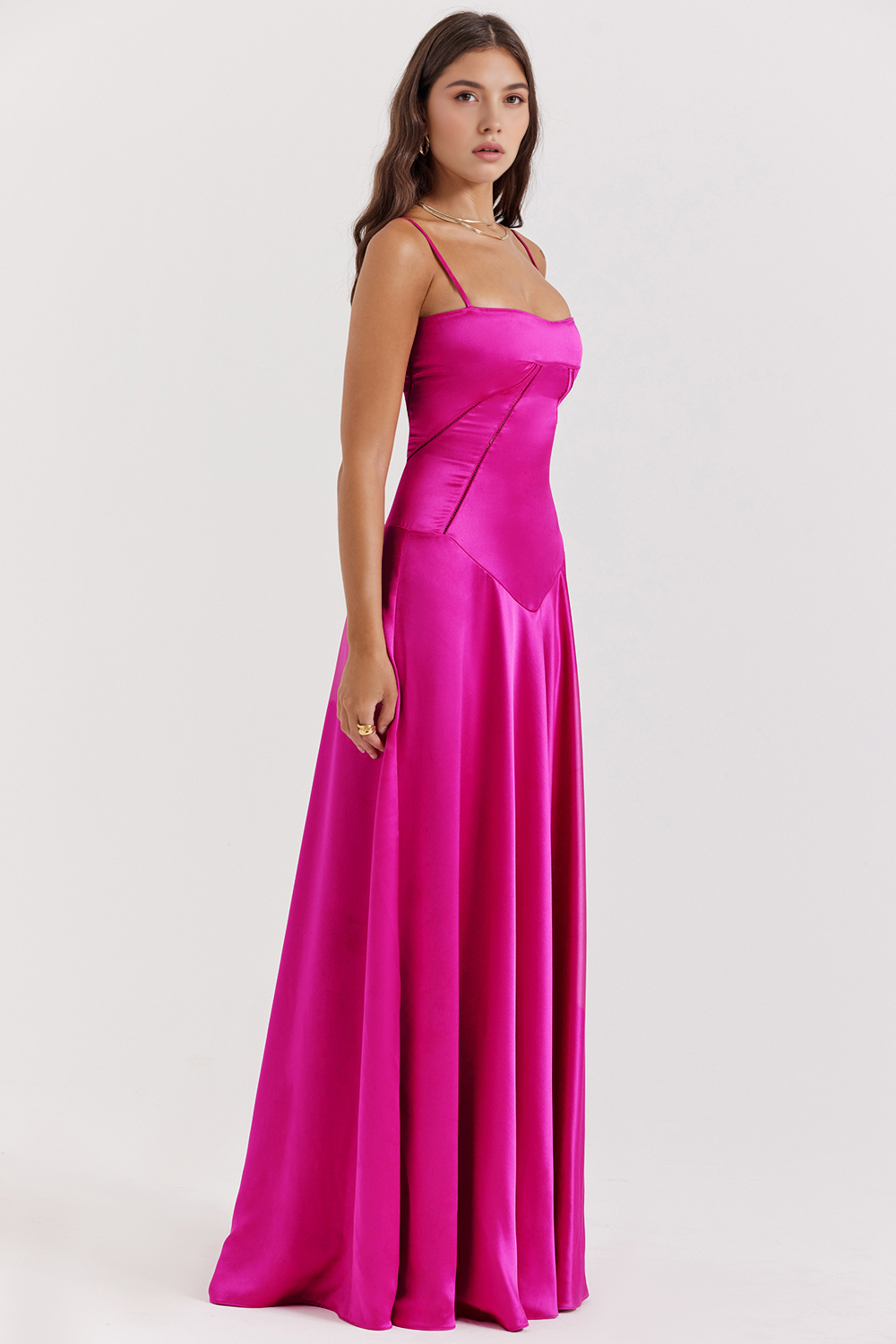 Sukienka Noelle – Ponadczasowa Elegancja
