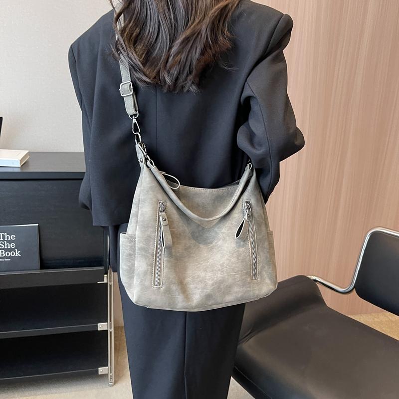 Sarah: Elegant and Timeless Design